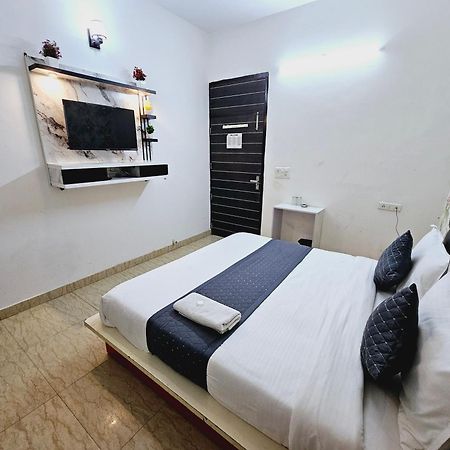 Hotel Tulip Near Delhi Airport نيودلهي المظهر الخارجي الصورة