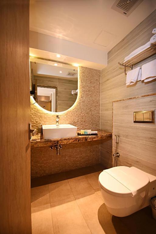 Hotel Tulip Near Delhi Airport نيودلهي المظهر الخارجي الصورة