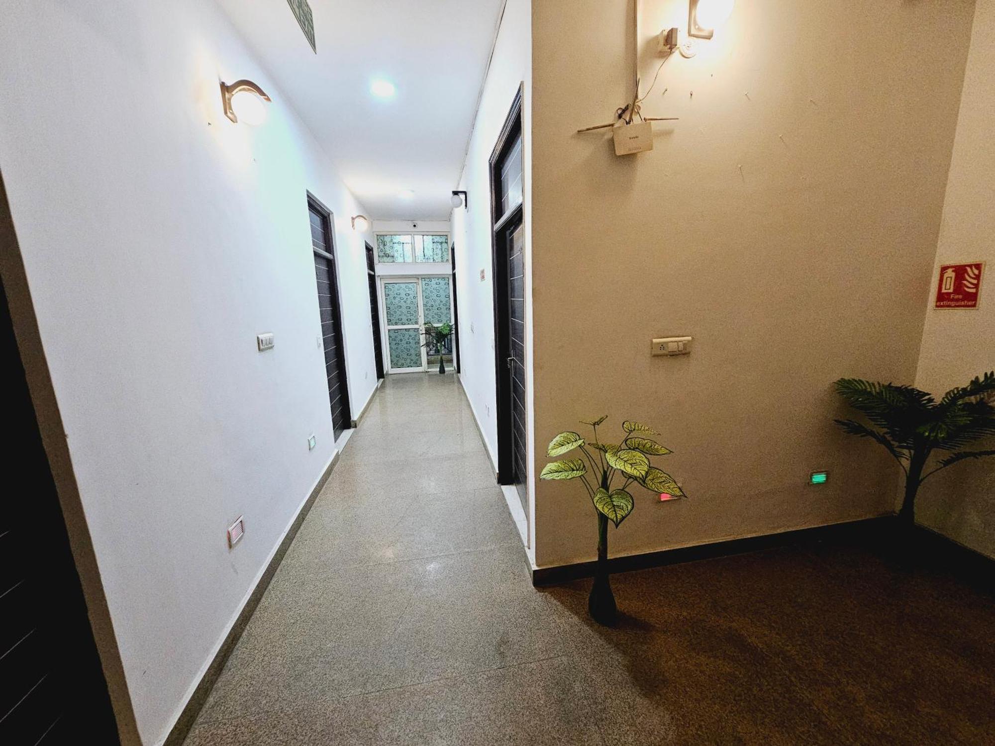 Hotel Tulip Near Delhi Airport نيودلهي المظهر الخارجي الصورة
