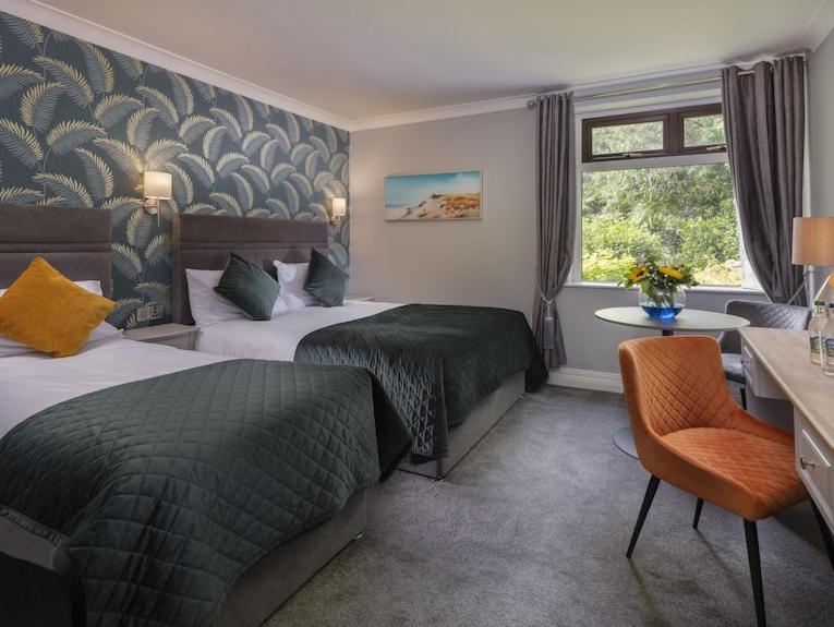 Hotel Tulip Near Delhi Airport نيودلهي الغرفة الصورة