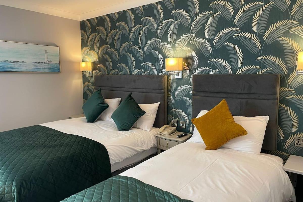 Hotel Tulip Near Delhi Airport نيودلهي الغرفة الصورة