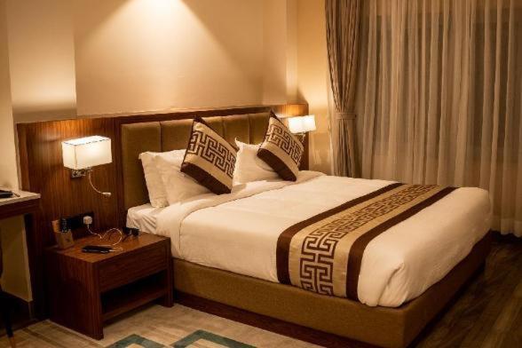 Hotel Tulip Near Delhi Airport نيودلهي المظهر الخارجي الصورة